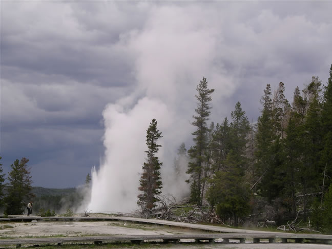 images/L-Grand Geyser (2).jpg